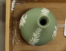 Jasperware Lt Green Bud Vase 5"