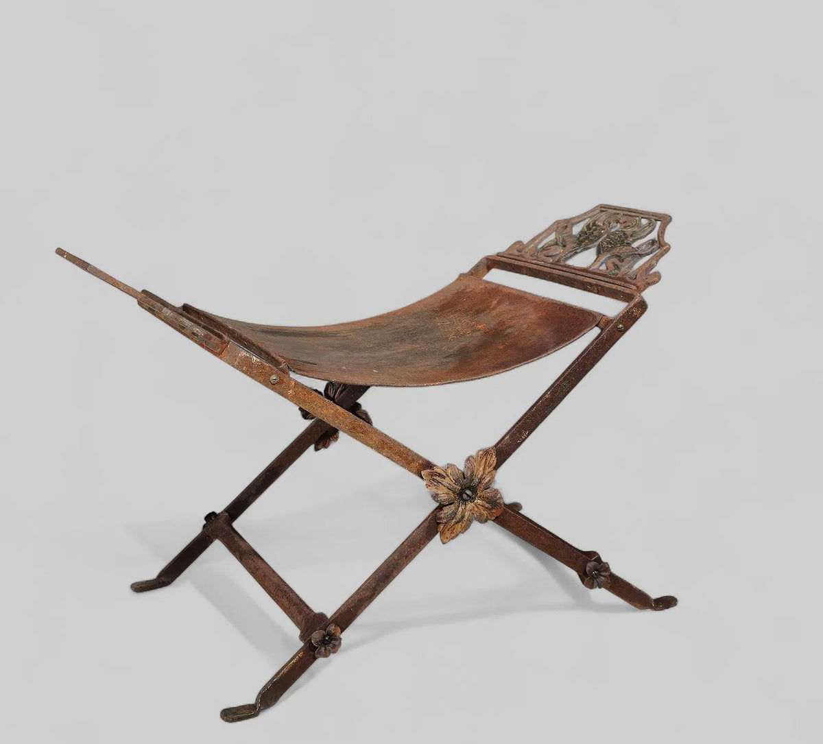 Wing Giffin Oscar Back Style Stool